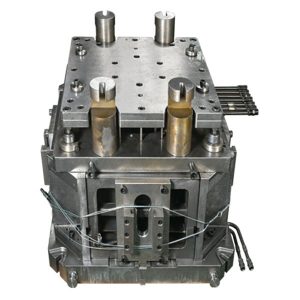 Форма для литья под низким давлением ступицы колеса